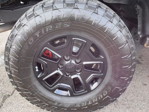 Used 2015 Jeep Wrangler Unlimited Sport AWD/4WD image 37