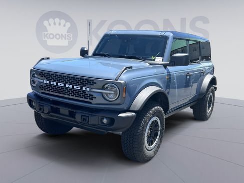 New 2025 Ford Bronco Badlands w/ Sasquatch Package AWD/4WD image 1