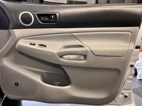 Used 2011 Toyota Tacoma 4x4 Double Cab w/ TRD Off-Road Pkg w/JBL Audio image 21