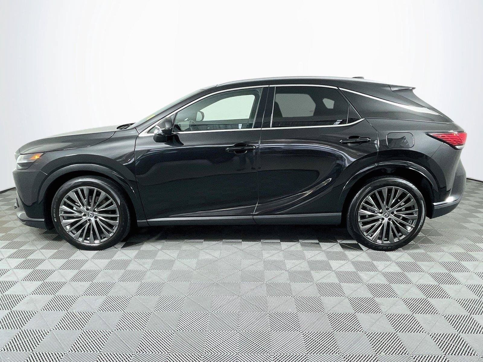 Used 2024 Lexus RX 350 AWD w/ Convenience Package image 4