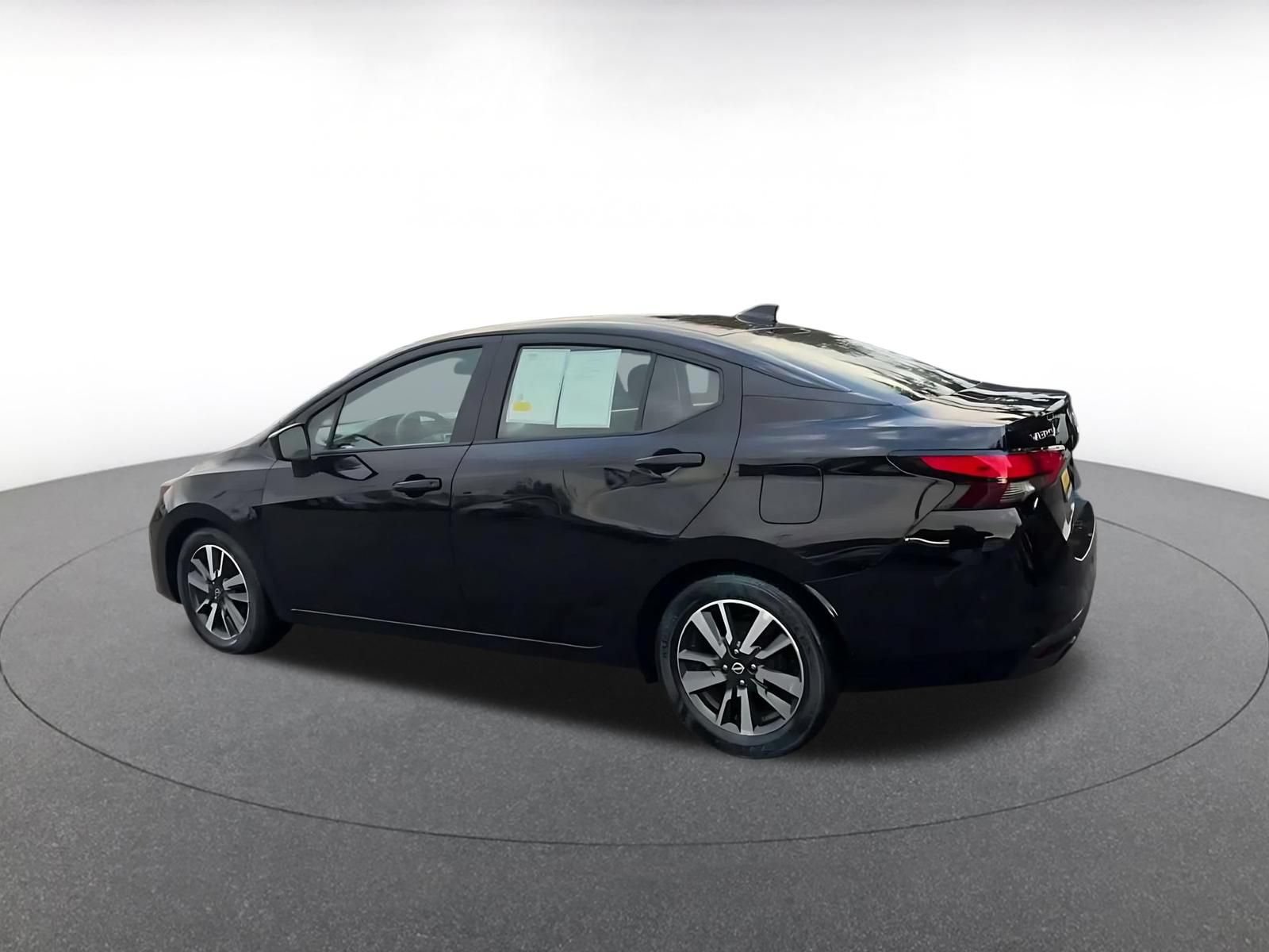 Used 2025 Nissan Versa SV FWD image 9