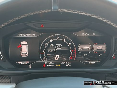 Used 2022 Lamborghini Urus AWD/4WD image 25