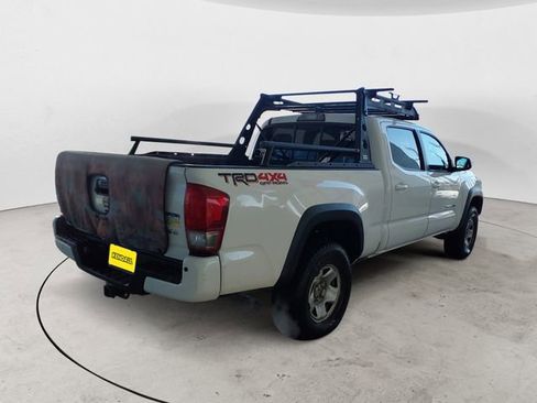 Used 2016 Toyota Tacoma TRD Off-Road image 5