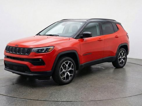 Used 2025 Jeep Compass Limited AWD/4WD image 3