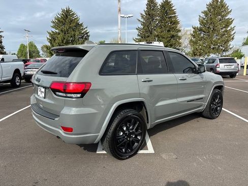 Used 2022 Jeep Grand Cherokee Laredo X AWD/4WD image 29