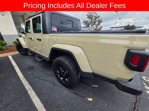 Used 2022 Jeep Gladiator Sport AWD/4WD image 4