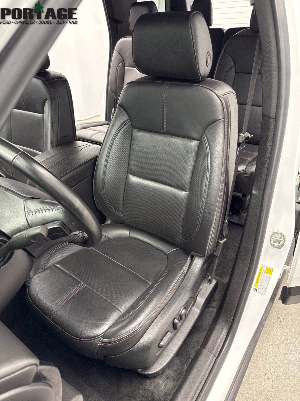 Used 2022 Chevrolet Traverse RS w/ LPO, Floor Liner Package AWD/4WD image 8