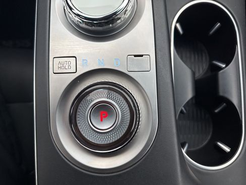 Used 2023 Genesis GV70 2.5T w/ Winter Weather Package image 24