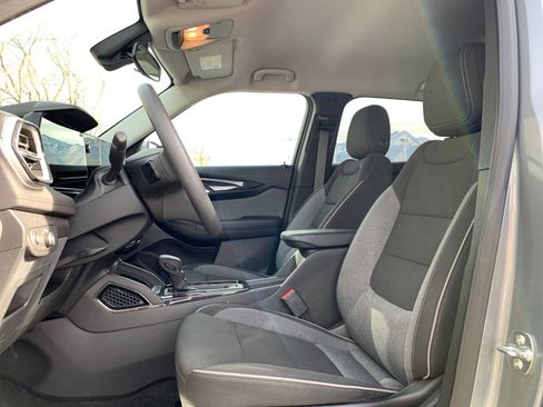 Used 2025 Chevrolet TrailBlazer LT image 24