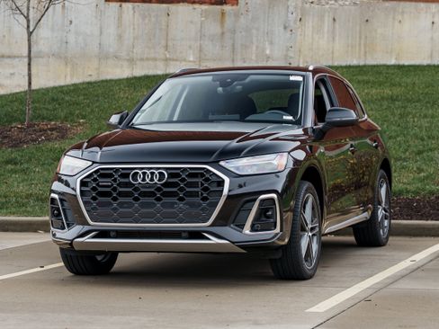 Used 2024 Audi Q5 e Premium Plus image 7