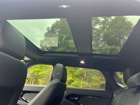 New 2025 Land Rover Range Rover Evoque Dynamic SE image 28