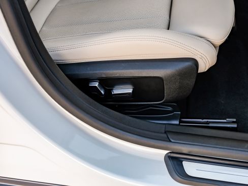 Used 2023 BMW i4 eDrive35 w/ Premium Package image 37