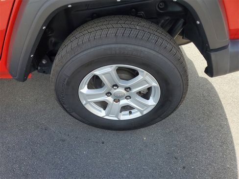 Used 2021 Jeep Wrangler Unlimited Sport image 7