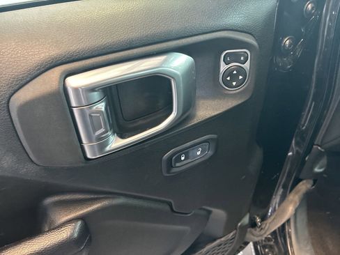 Used 2023 Jeep Wrangler Unlimited w/ Cold Weather Group AWD/4WD image 12