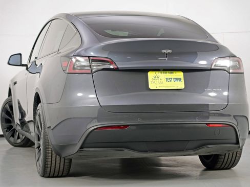 Used 2020 Tesla Model Y Long Range image 6