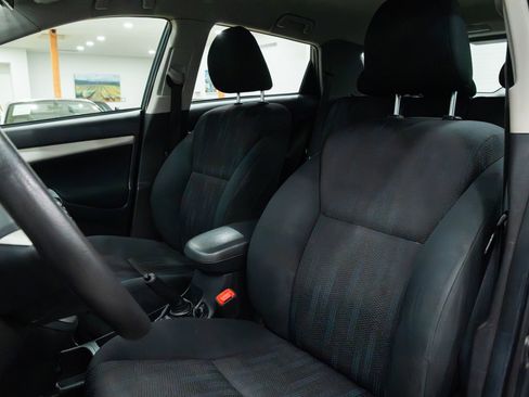 Used 2011 Toyota Matrix image 8