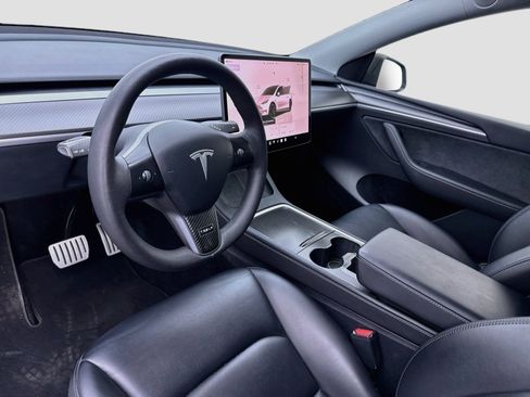 Used 2023 Tesla Model Y Performance AWD/4WD image 7