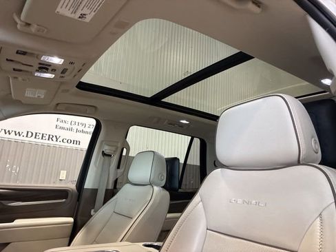 Used 2021 GMC Yukon Denali w/ Denali Premium Package image 26