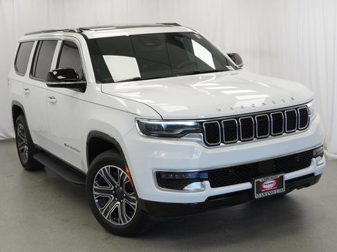 Certified 2023 Jeep Wagoneer 4WD w/ Premium Group I image 8