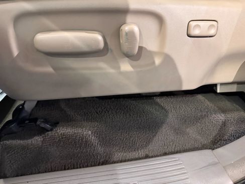 Used 2006 Toyota Sequoia SR5 image 11