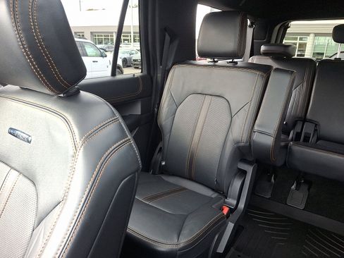 Certified 2022 Ford Expedition Max Platinum image 18