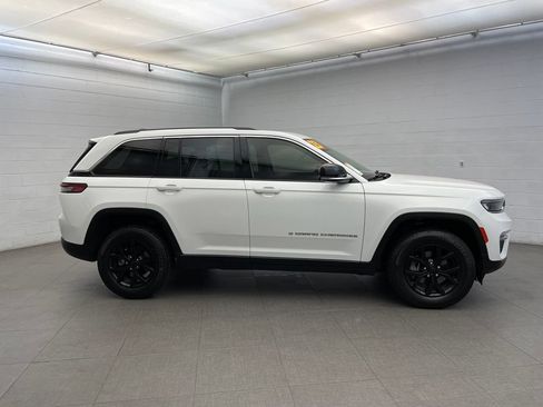 Certified 2023 Jeep Grand Cherokee Limited AWD/4WD image 6