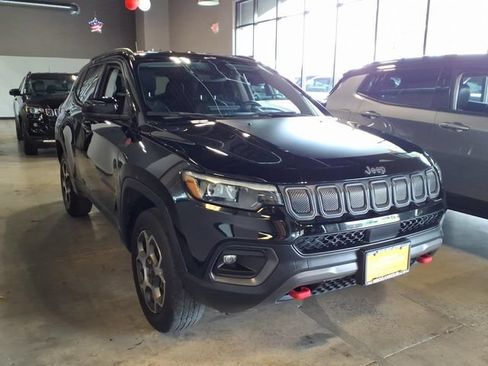 Used 2022 Jeep Compass Trailhawk w/ Trailhawk Elite Group AWD/4WD image 3