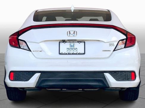 Used 2016 Honda Civic Touring image 5