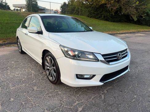 Used 2013 Honda Accord Sport image 2
