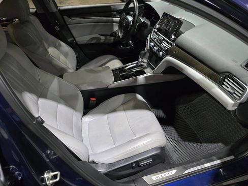 Used 2018 Honda Accord Touring image 35