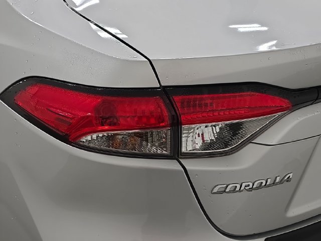 Used 2020 Toyota Corolla LE FWD image 31