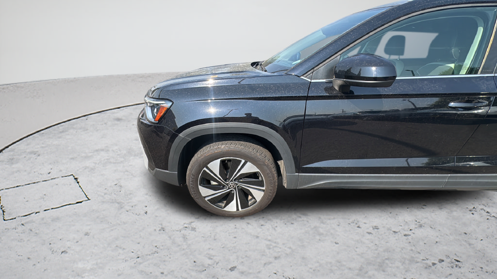 Used 2025 Volkswagen Taos SE AWD/4WD image 48