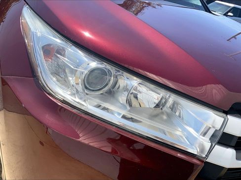 Used 2018 Toyota Highlander XLE AWD/4WD image 34