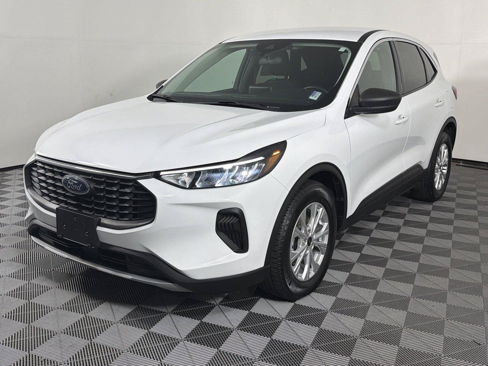 Used 2023 Ford Escape Active FWD image 3
