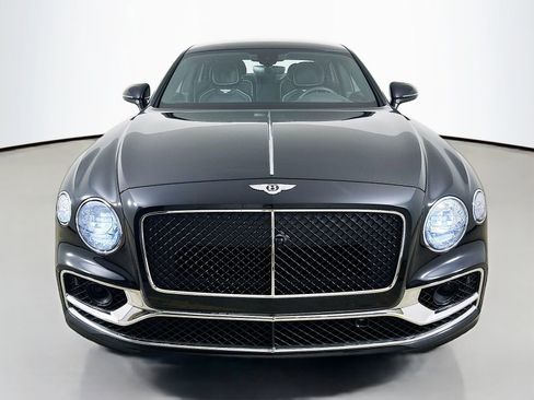Used 2024 Bentley Flying Spur V8 AWD/4WD image 2