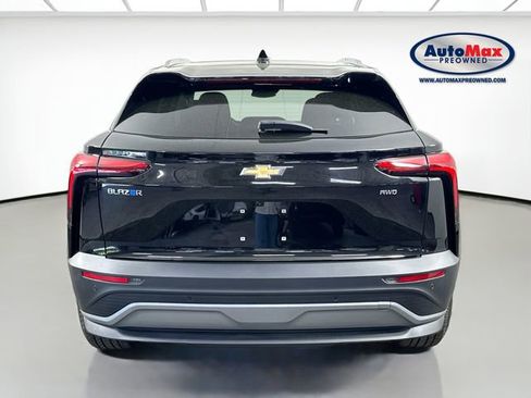 Used 2024 Chevrolet Blazer EV LT AWD/4WD image 8