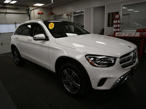 Used 2022 Mercedes-Benz GLC 300 4MATIC image 2