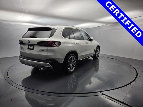 Certified 2024 BMW X5 xDrive40i image 9