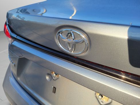 Used 2021 Toyota Corolla LE FWD image 30