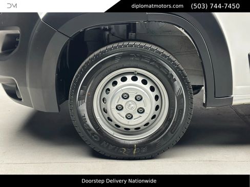 Used 2025 RAM ProMaster 2500 w/ Convenience Group image 37