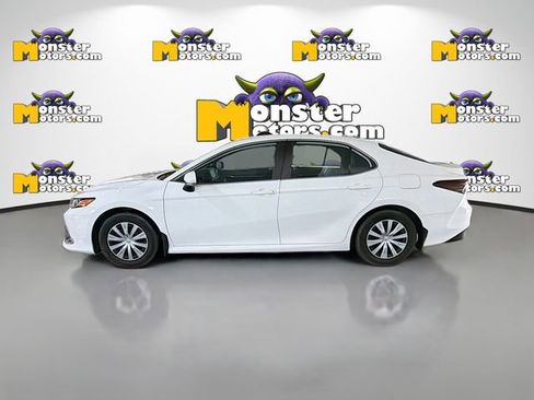 Used 2022 Toyota Camry LE image 7