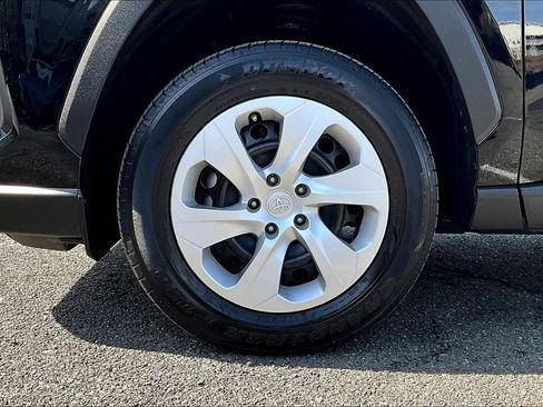 Used 2025 Toyota RAV4 LE image 9