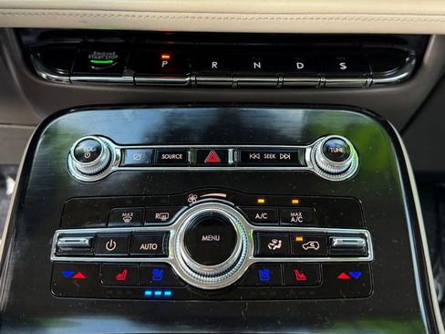 Used 2022 Lincoln Nautilus Reserve image 26