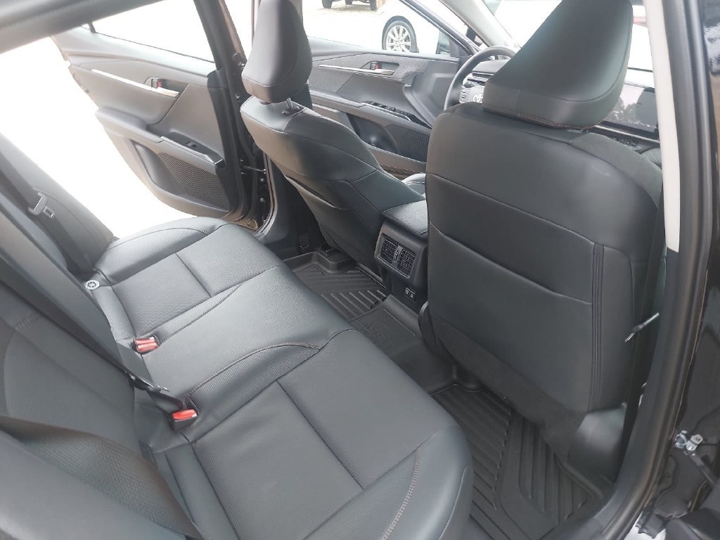 Used 2025 Toyota Camry XLE w/ Premium Plus Package FWD image 11