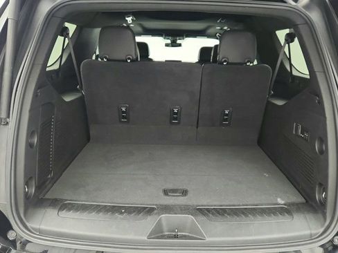 Used 2022 GMC Yukon XL SLT w/ SLT Premium Package image 24