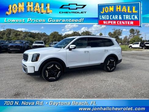 Used 2023 Kia Telluride S image 3