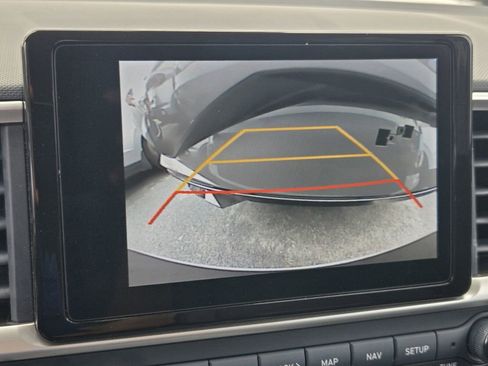 Certified 2024 Hyundai Venue Limited FWD image 19