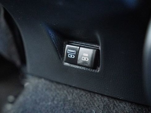 Used 2025 Toyota Camry LE FWD image 31