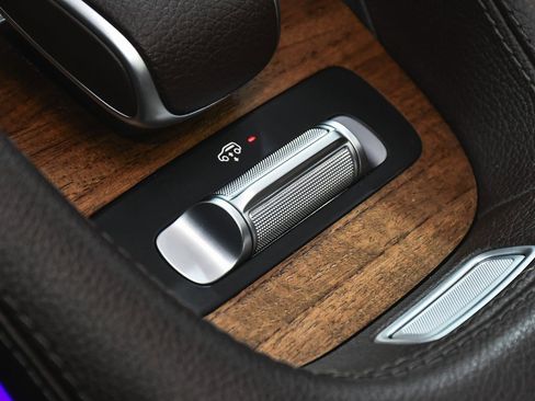 Used 2023 Mercedes-Benz GLS 450 4MATIC image 55