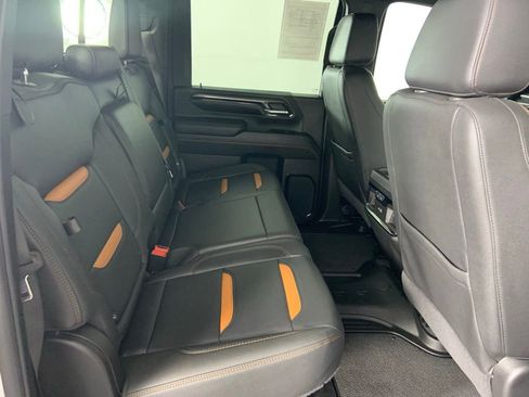 Used 2024 GMC Sierra 2500 AT4 w/ AT4 Preferred Package image 13